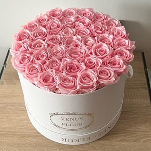 Venus le Fleur white large box with pink flowers. New.